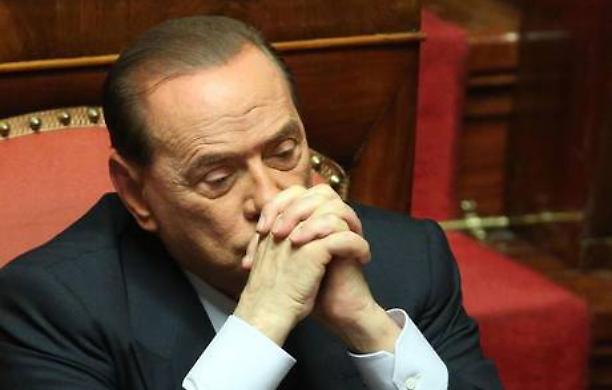 Berlusconi passerà la notte al San Raffaele seguito dal prof Zangrillo: la notizia fa il giro del mondo