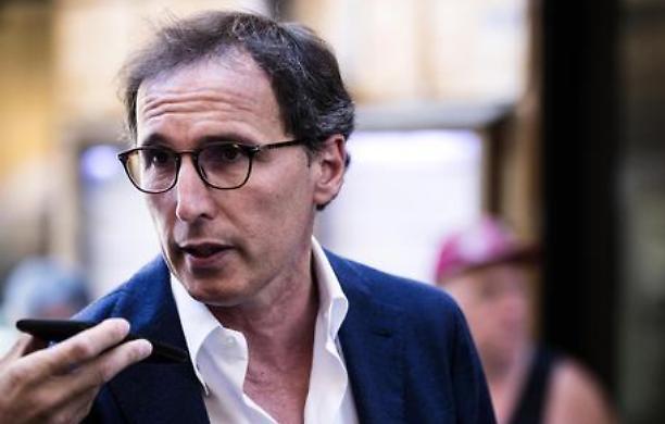 Boccia: "Una bomba al centro anziani è da vigliacchi e i vigliacchi saranno annientati"