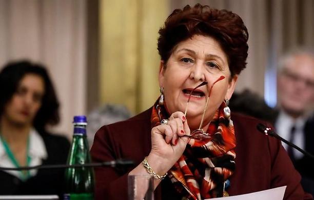 Bellanova: «Regolarizzare i migranti per sottrarli ai caporali»