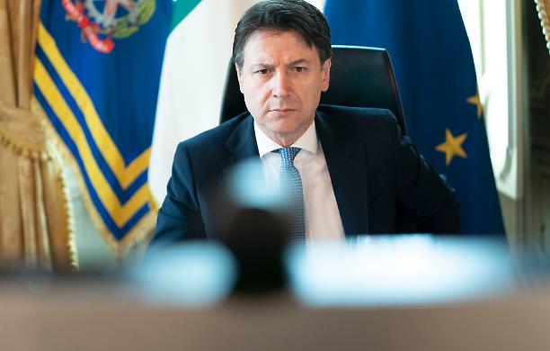 Il "Piano B" di Conte per evitare il Mes. L'asse con Macron