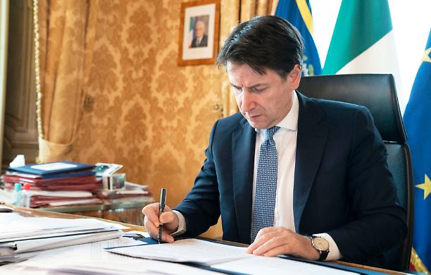 Il Consiglio dei Ministri dà il via libera al Def con una richiesta extradeficit fino a 55 miliardi
