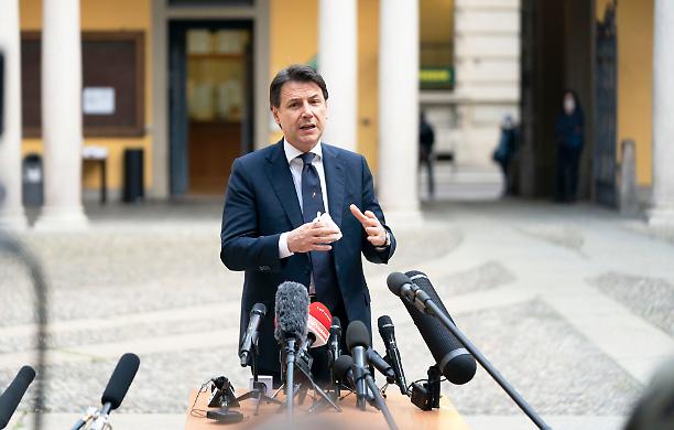 Conte lavora per "fare pace" con la Chiesa