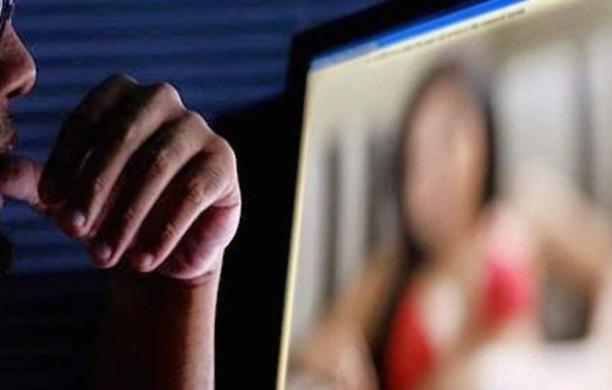 Revenge porn, come difendersi: i consigli della Polizia postale