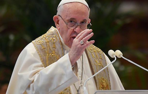 Primo Maggio, il Papa: «Dignità del lavoro calpestata, oggi tanti schiavi»