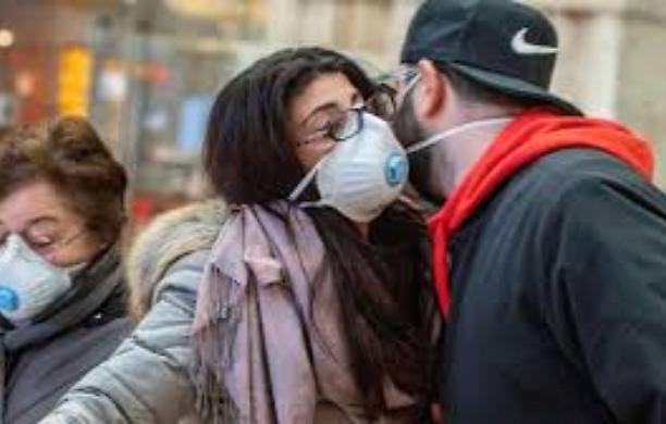 Gli amici non rientrano nelle relazioni affettive stabili, quindi da lunedì non li si potrà andare a trovare