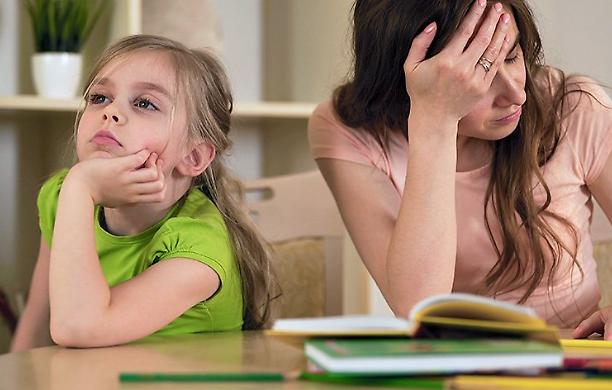 Le mamme alla Azzolina: la didattica a distanza deve stare a distanza