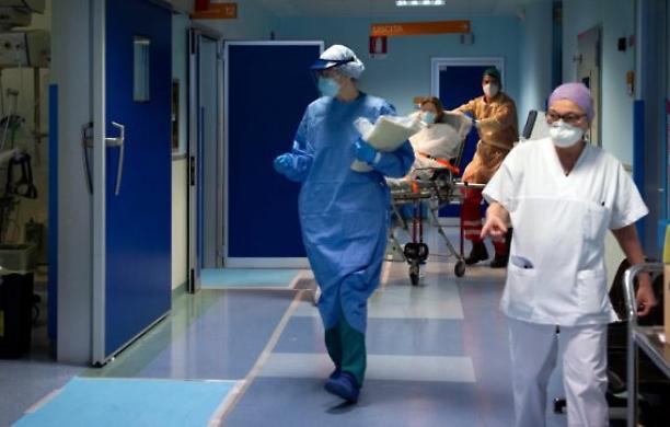 Il Coronavirus allenta la presa in Italia, la maglia nera resta alla Lombardia