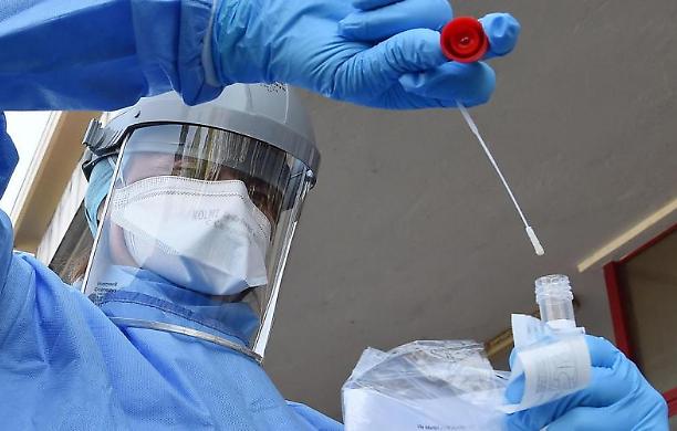Coronavirus, lieve calo in Italia ma boom in America: oltre 7 milioni di contagiati