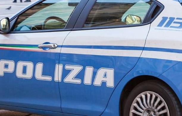 Scontro a fuoco con la Polizia a Napoli, muore rapinatore di 17 anni