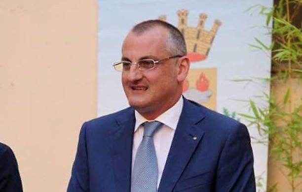 Arrestato dalla GdF il sindaco di Eboli, le accuse: abuso d'ufficio e corruzione