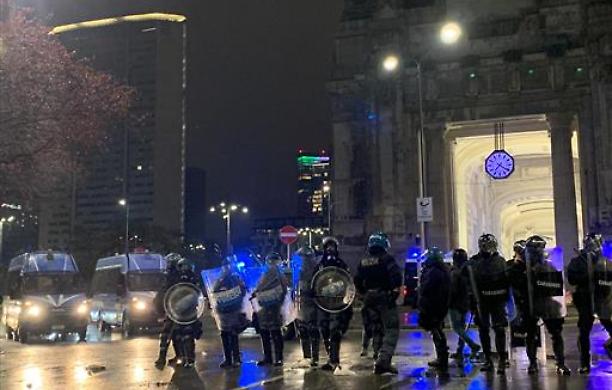 L'Italia che si ribella non è quella delle persone perbene: i ristoratori di Milano prendono le distanze