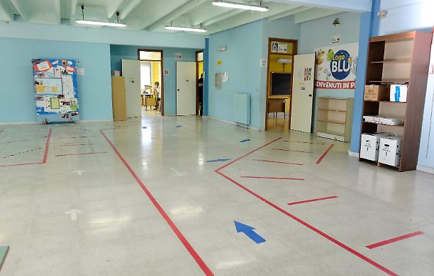 Scuola, per effetto del nuovo Dpcm di Conte da domani 362mila insegnanti e 4milioni di studenti in remoto