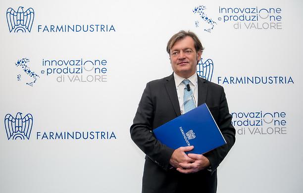 Farmindustria: «A gennaio le prime dosi di vaccino contro il Coronavirus»