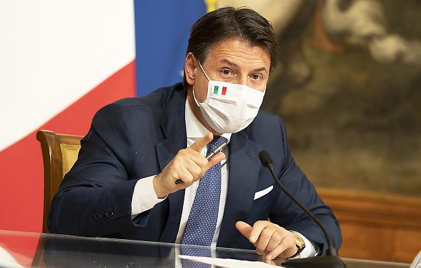 Una tragedia trasformata in farsa