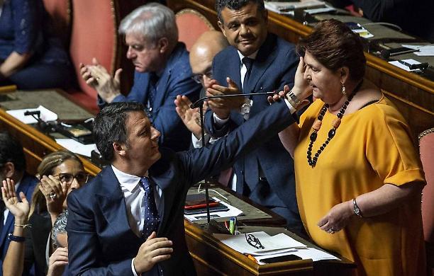 Bellanova è impegnata a Bruxelles coi semafori, in tilt l'incontro tra Conte e Renzi
