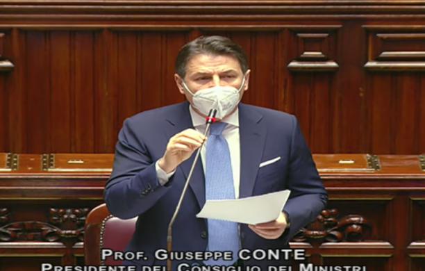 Renzi, go home. Conte alla Camera: «Non si può cancellare quello che è successo»