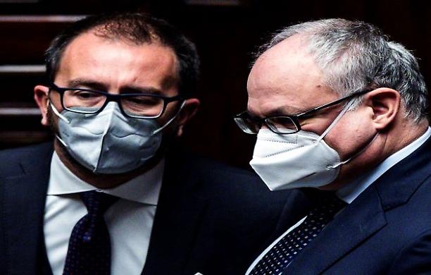 Non solo Conte: Renzi chiede sul piatto anche la testa di Bonafede e Gualtieri. 5 Stelle e Pd? Paura!