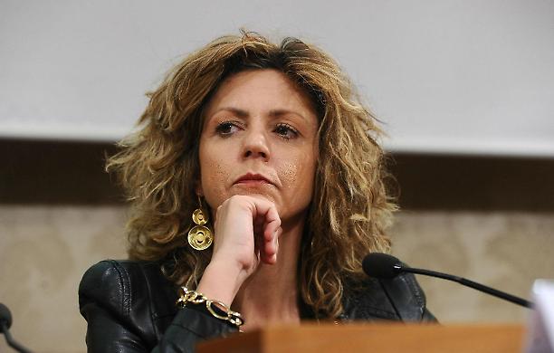 La fronda anti - Renzi dei 5 Stelle con la schiena dritta in campo: «Ora basta subire»