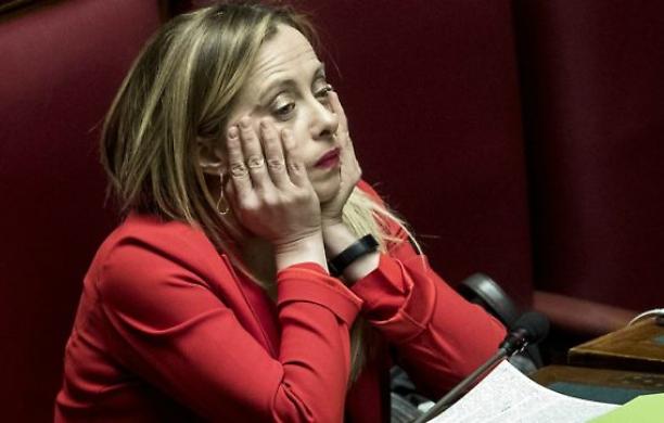 Sul Governo Draghi la Meloni tace: vuoi vedere che la lupa s'è fatta agnello?