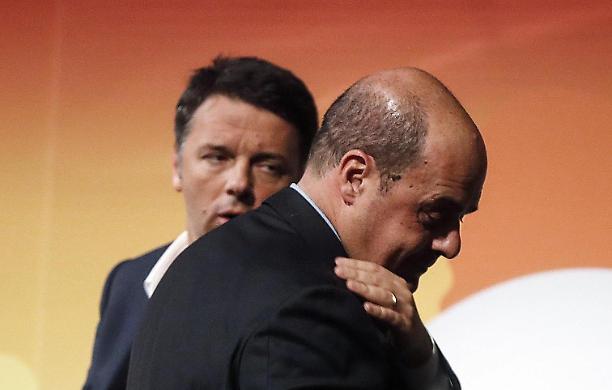 Zingaretti sotto lo schiaffo di Renzi (capita a chi non sa tenere alta la testa): «Pd puzzle di correnti, non una parola credibile sulle donne»