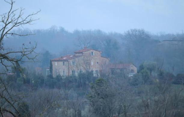 I ristoratori portano in tavola la protesta al pranzo domenicale nella villa di Draghi a Città della Pieve