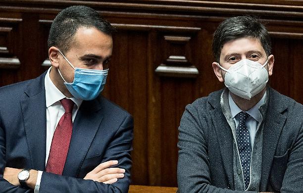 Di Maio e Speranza aprono ai turisti stranieri