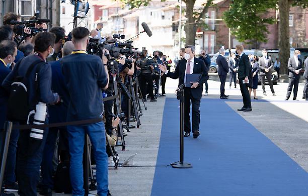 Draghi: cauti con le riaperture, siano graduali