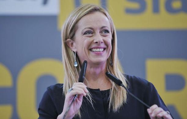 Meloni: la vera mano a Draghi la sto dando io. Con Salvini? Rapporto altalenante