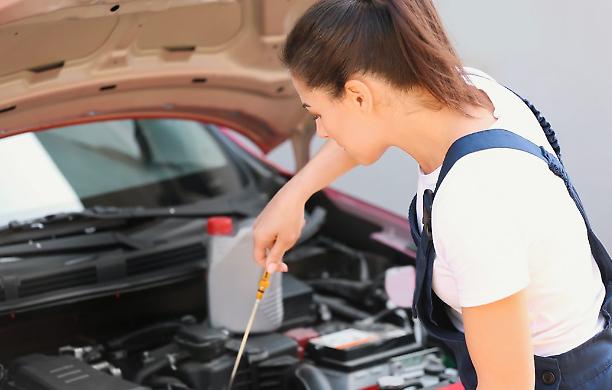 Come scegliere l'olio motore per l'auto