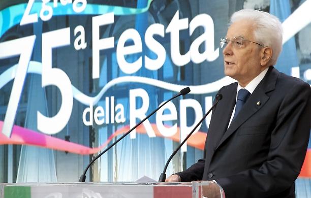 Mattarella affida l'Italia ai giovani