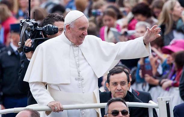 L'appello di Papa Francesco: «Non perdere mai la sanità gratuita»
