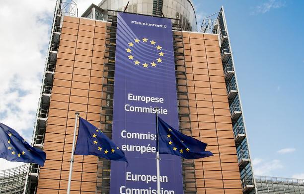 Bonifico della Commissione europea all'Italia dei primi 24,9 miliardi del Recovery
