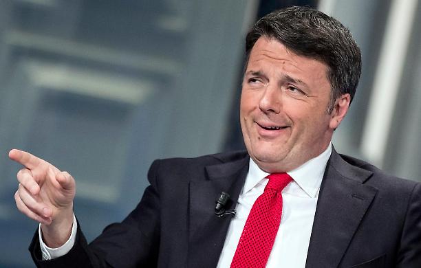 Costituzionalista smaschera l'ennesimo bluff di Renzi con il referendum contro il Reddito di cittadinanza
