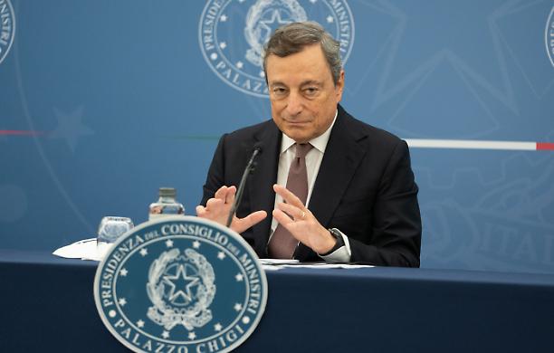 Draghi fa presto a dire obbligo vaccinale, Ema valuta i rischi di sindrome infiammatoria multisistemica con i vaccini