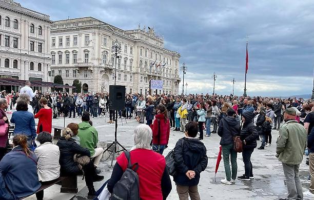 Da Trieste parte lo sciopero dei lavoratori contro il green pass