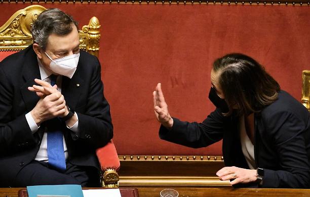 Draghi sui migranti: «63mila sbarchi da inizio anno, 6 volte in più del 2019», quando Salvini era ministro e Lamorgese è ancora al suo posto