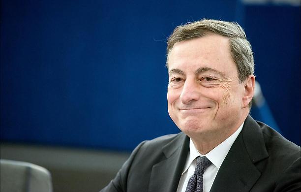 Draghi vuole spillare soldi a chi guadagna più di 75mila euro l'anno