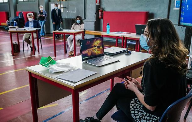Maturità 2022, il sottosegretario Sasso: «Auspico il ritorno della prova scritta»