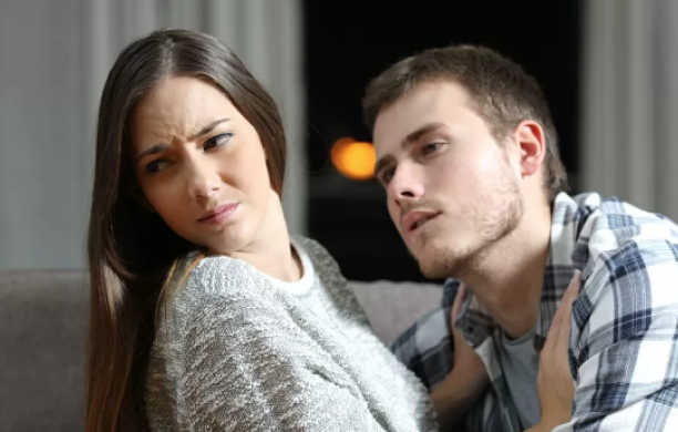 Per la Cassazione anche "rubare" un bacio alla moglie è violenza sessuale