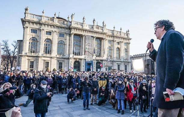 Contro la «dittatura» di Draghi nasce il Comitato di Liberazione Nazionale, tenuto a battesimo dal costituzionalista Ugo Mattei