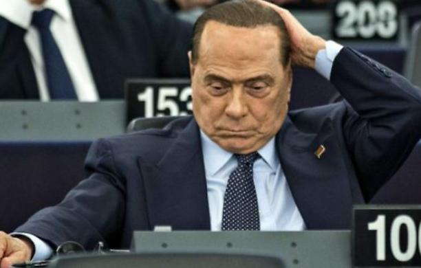 Berlusconi se la fa sotto e rinuncia alla corsa per il Quirinale, ma sbarra anche la strada a Draghi per il Colle