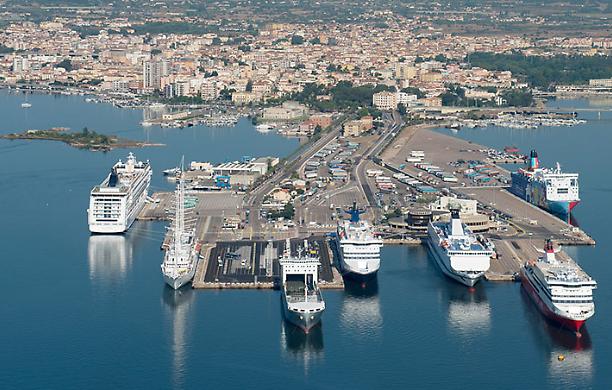 Il Tribunale di Tempio Pausania libera una famiglia bloccata in Sardegna dal super green pass di Draghi