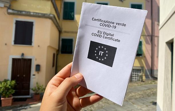 Green pass e discriminazione: la lettera del prof di Isernia che ha rinunciato all’insegnamento