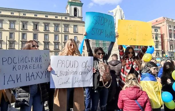 Fuga da Kiev:  il sindaco di Napoli prepara l'accoglienza, De Luca mobilita gli ospedali pediatrici
