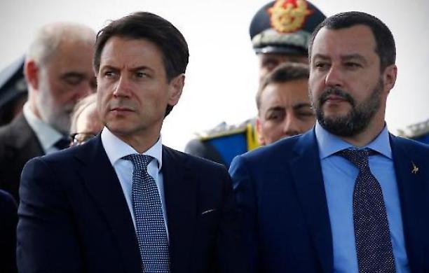 Sul green pass Conte e Salvini si giocano la faccia e le elezioni, la Meloni lancia una petizione on line per abolirlo