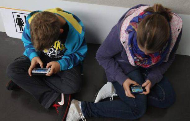 Il triste fenomeno delle 'challenge' su TikTok, Scalfi: «Più sinergia tra scuola e famiglia»
