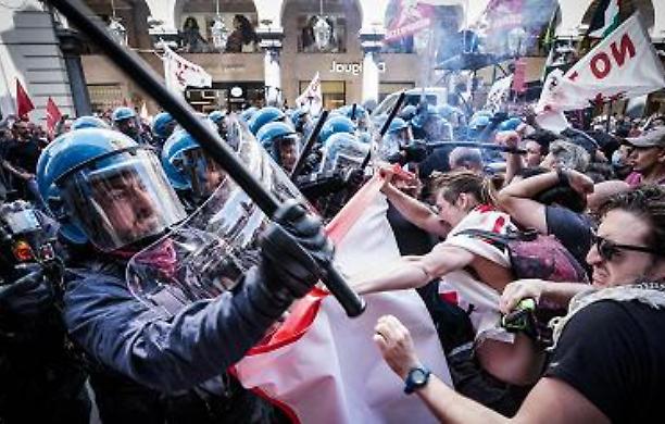 Primo Maggio di manganellate contro i pacifisti a Torino