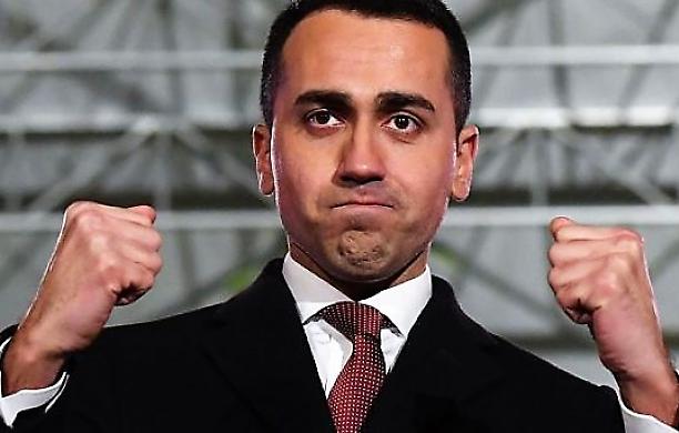 Stop del M5S a Draghi sulle armi a Kiev, Di Maio (in guerra per la sua poltrona) non ci sta