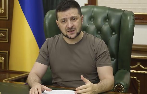 Zelensky chiede 5miliardi di dollari al mese e artiglieria moderna
