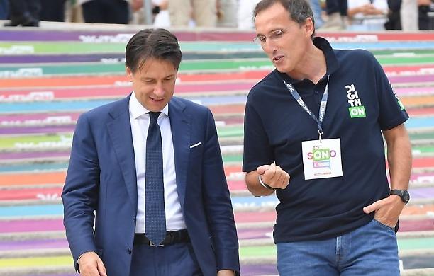 Dalla Puglia Conte minaccia la crisi